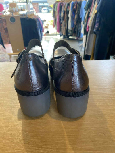 Metalic Grey Fly London Shoes, 41