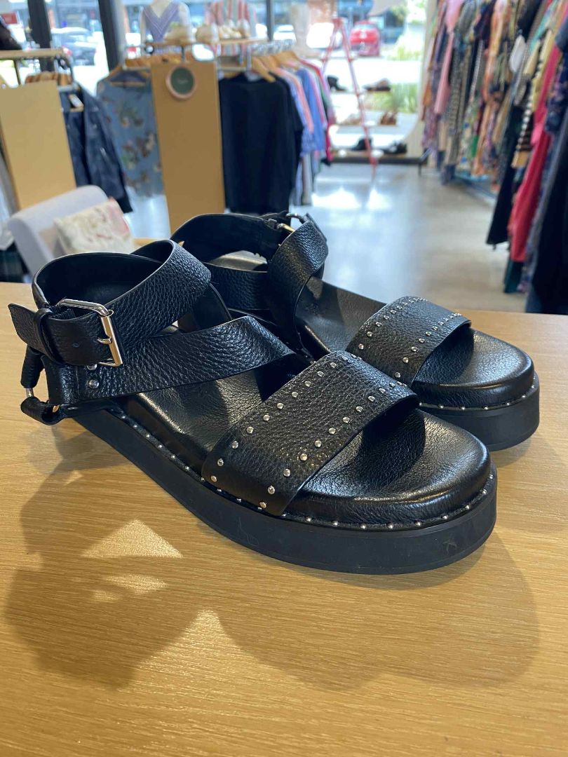 Black Mi Piaci Sandals, 39