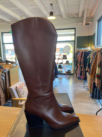 BNWT Tan Mi Piaci Boots, 38