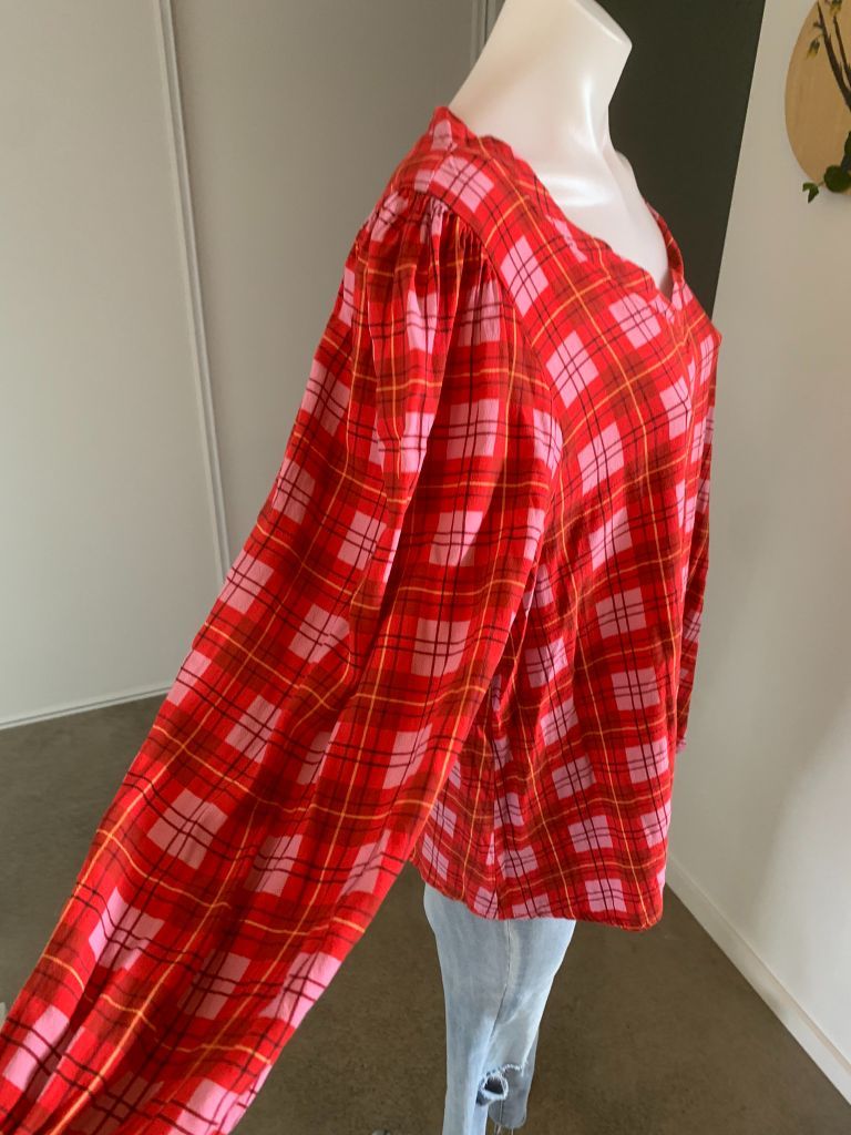 Red & Pink check Briarwood Tops, L