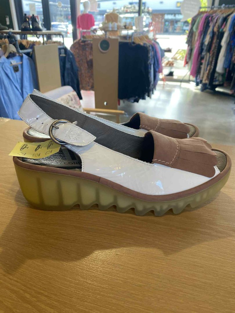 BNWT White & Pink Fly London Shoes, 42