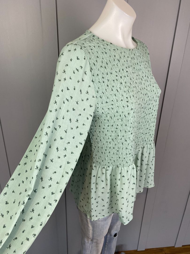 BNWT Green MSCH Tops, S,L