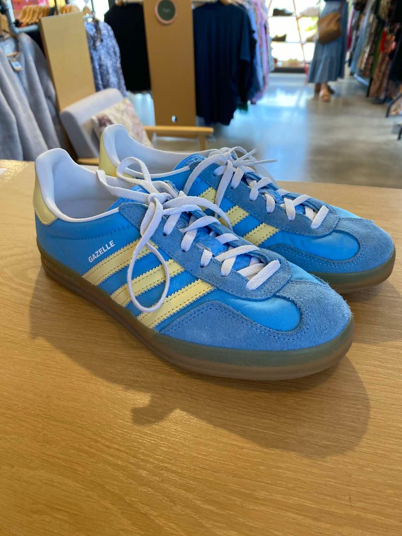 Blue ADIDAS Shoes, 39.5