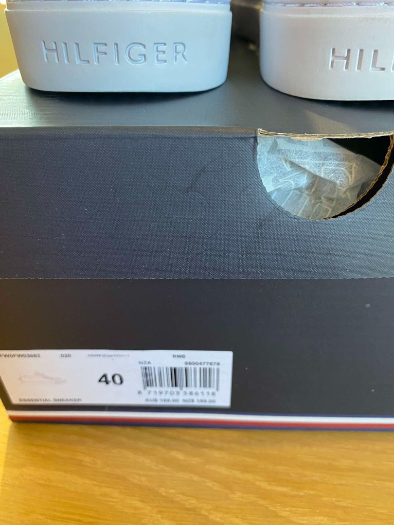 BNWT White Tommy Hilfiger Shoes, 40