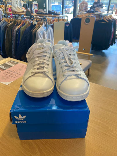 BNWT Off White ADIDAS Shoes, 40