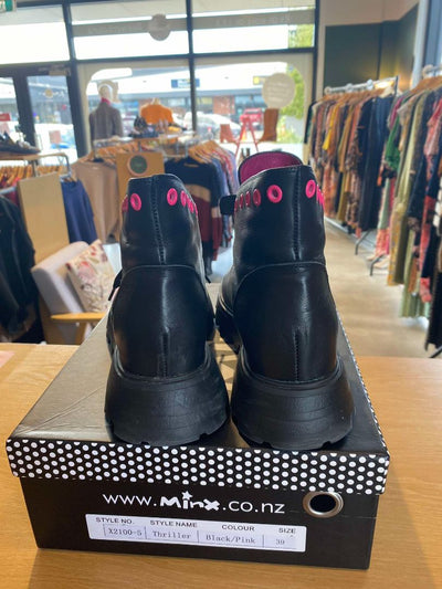Black & Pink Minx Boots, 39