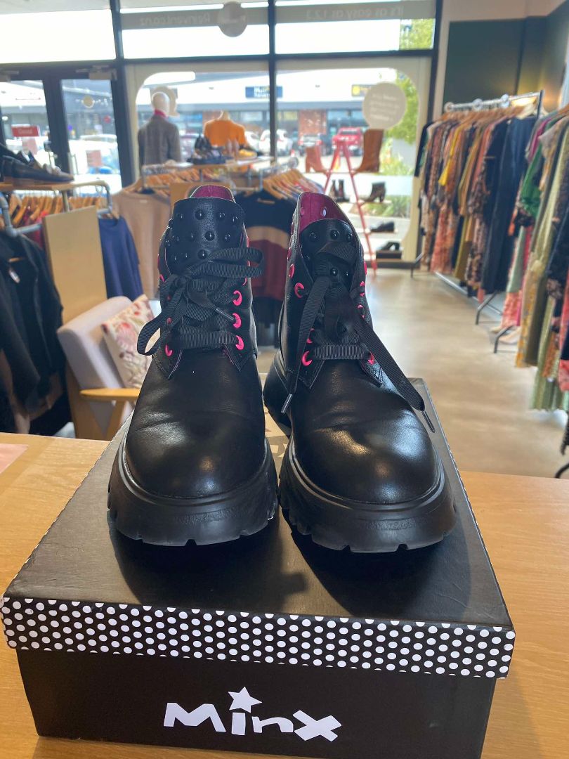 Black & Pink Minx Boots, 39