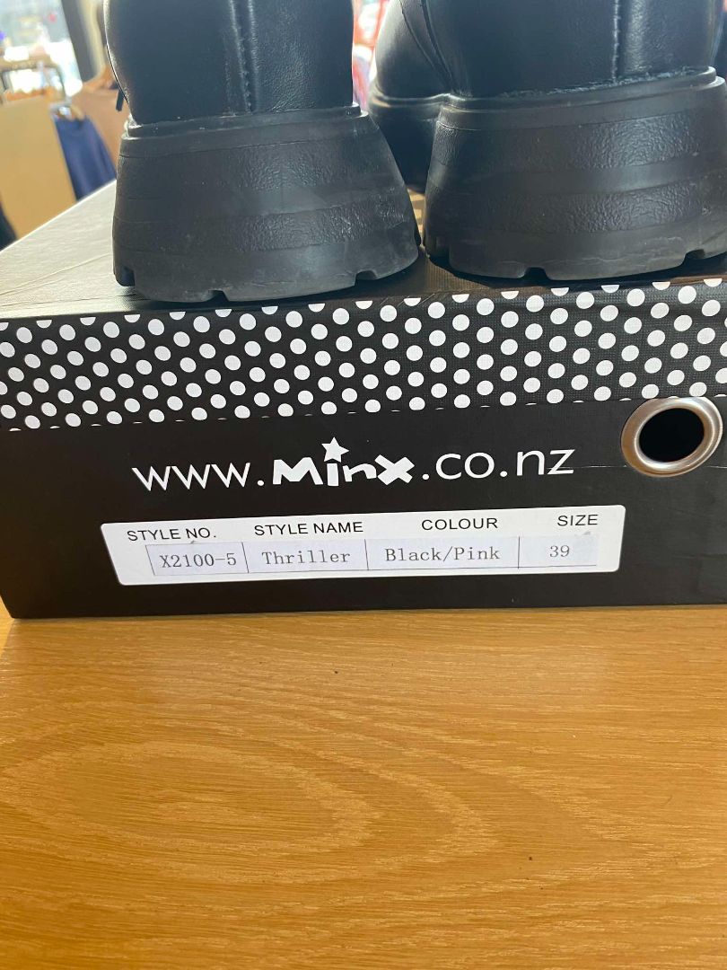 Black & Pink Minx Boots, 39