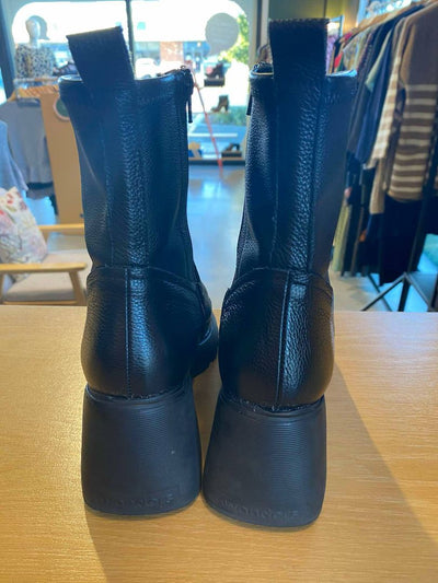Black Wonders Boots, 39