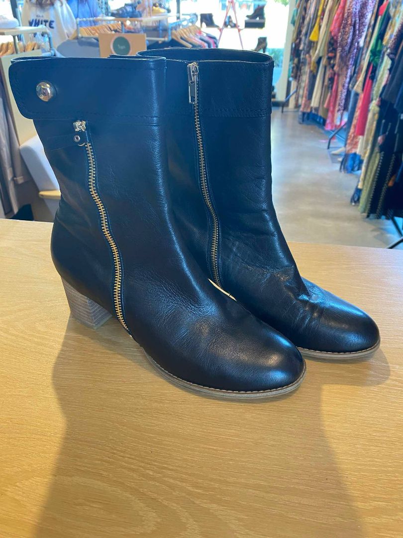 Black Django and Juliette Boots, 41