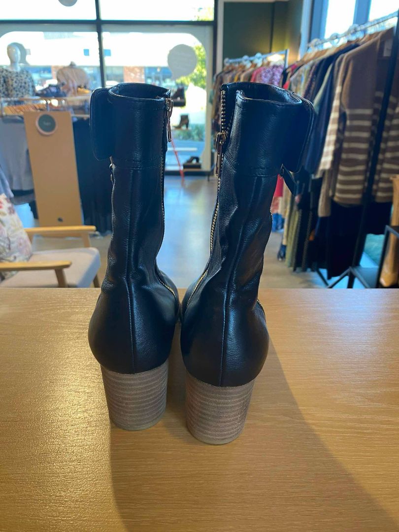 Black Django and Juliette Boots, 41
