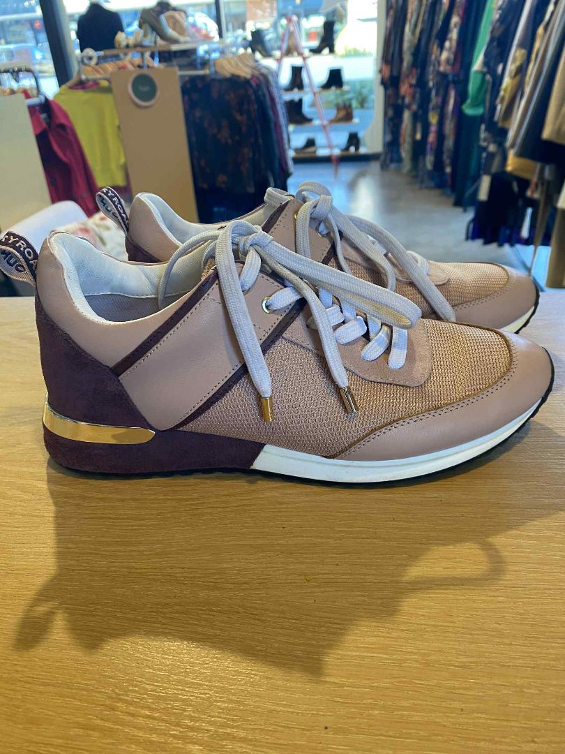 Pink & Burgundy Country Road Shoes, 39