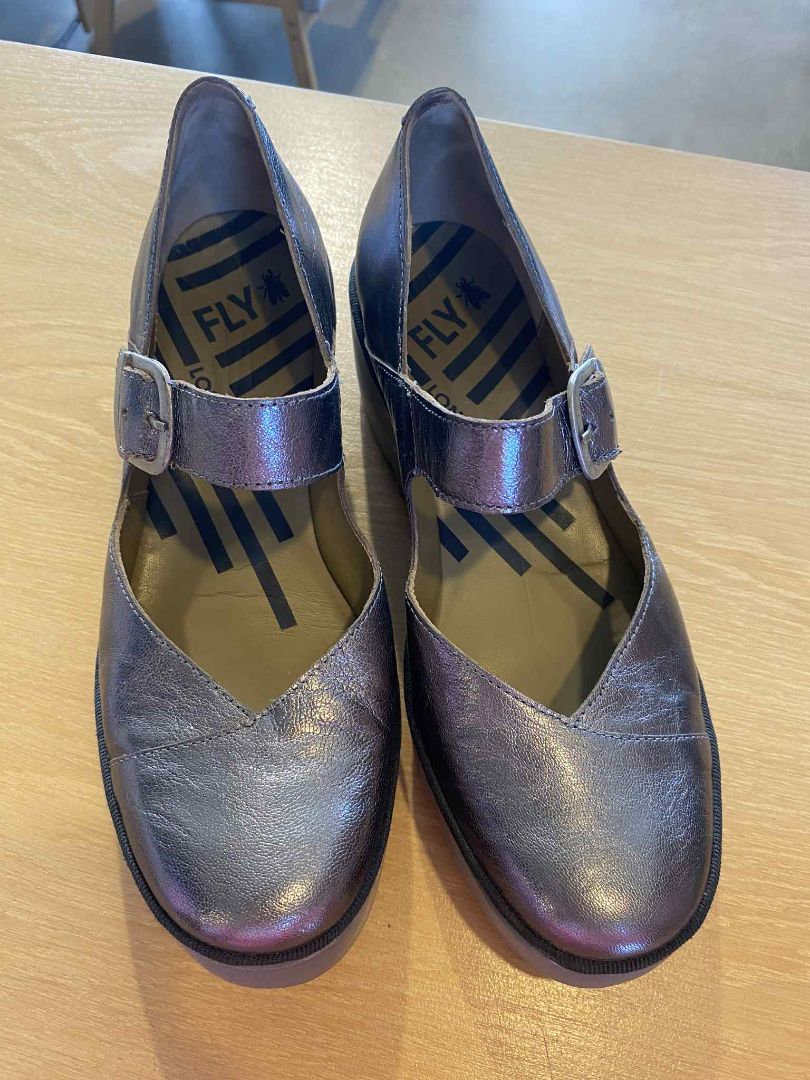 Metalic Grey Fly London Shoes, 41