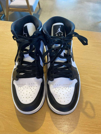 Black & White Nike Shoes, 39