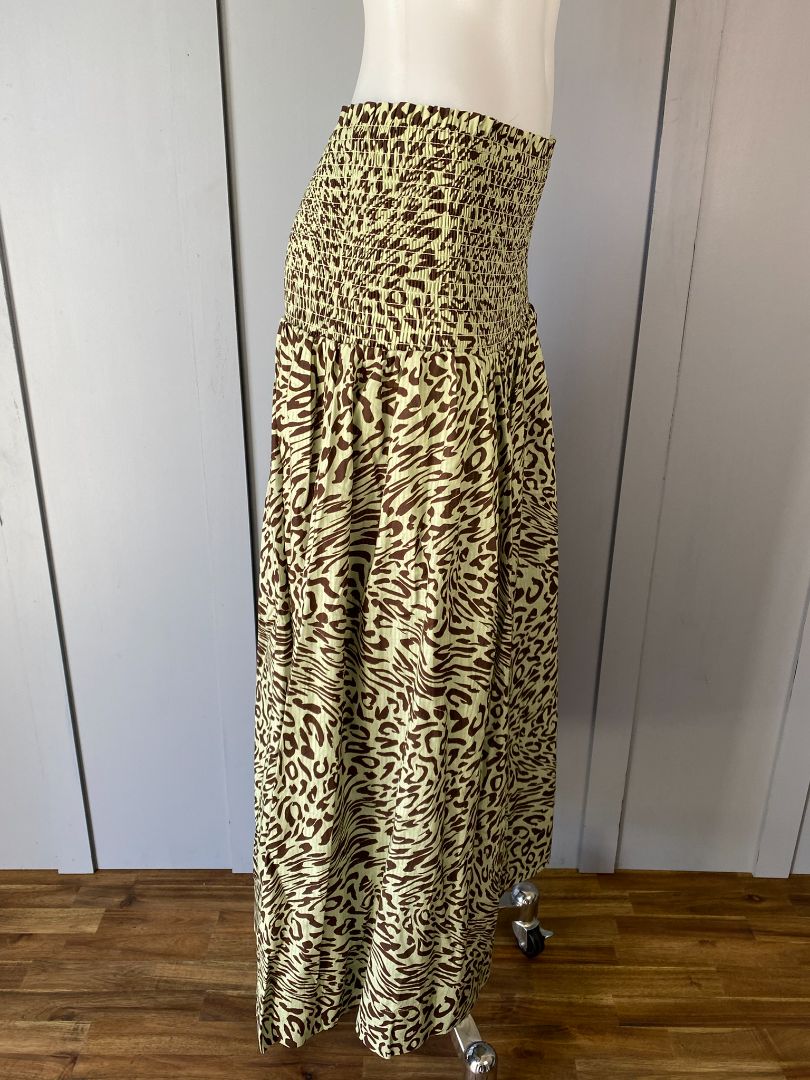 BNWT Green animal print Stella + Gemma Skirts, 14