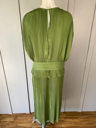 Green Trenery Dress, 10