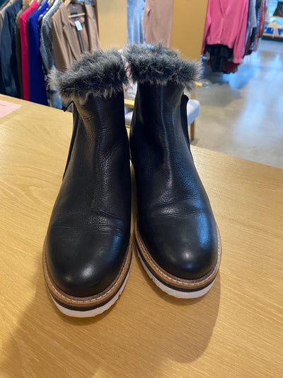Black & Fluffy EOS Boots, 38
