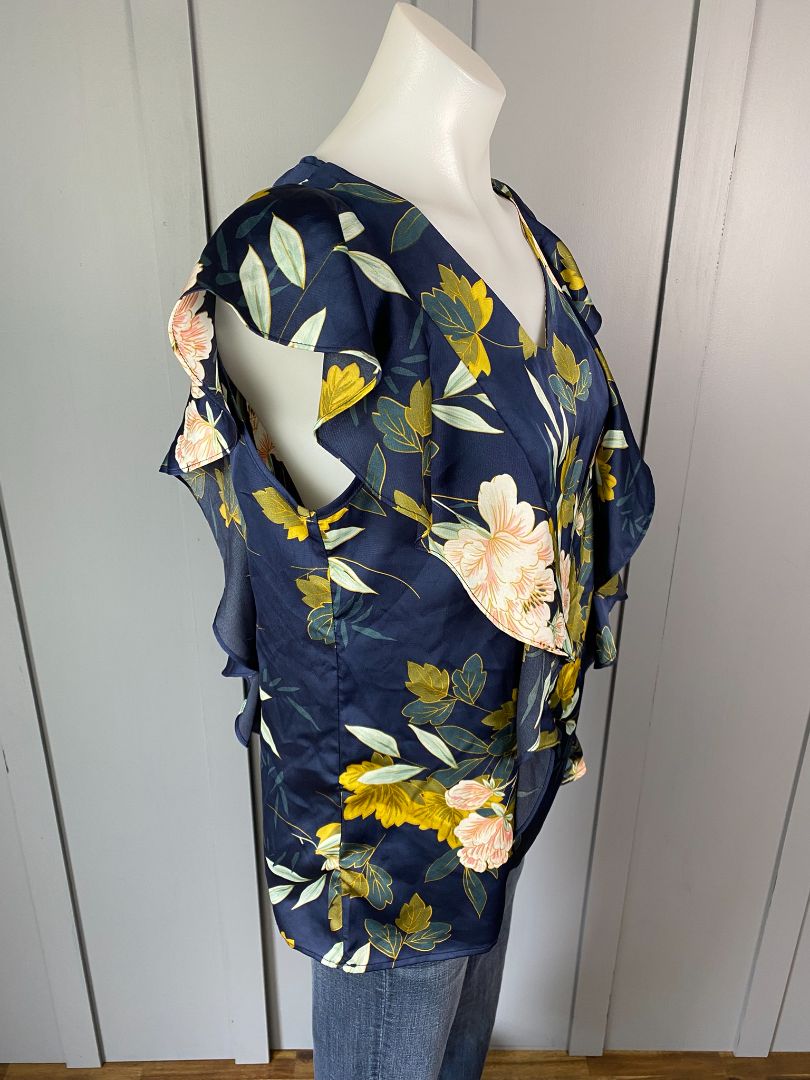 Navy floral Zafina Tops, 10