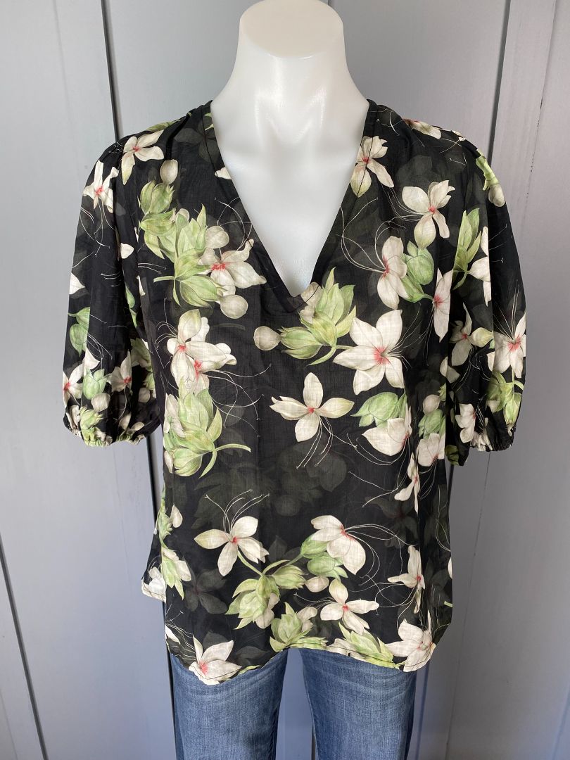 BNWT Black floral Juna Tops, M