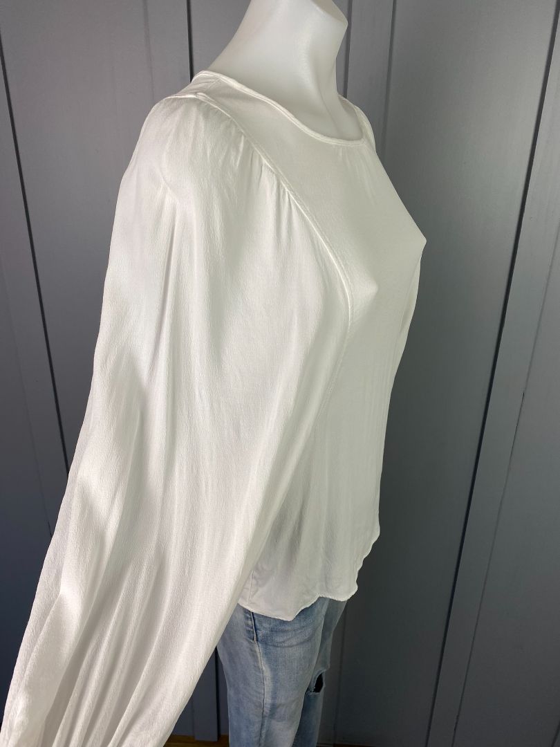 White Fate + Becker Tops, 8