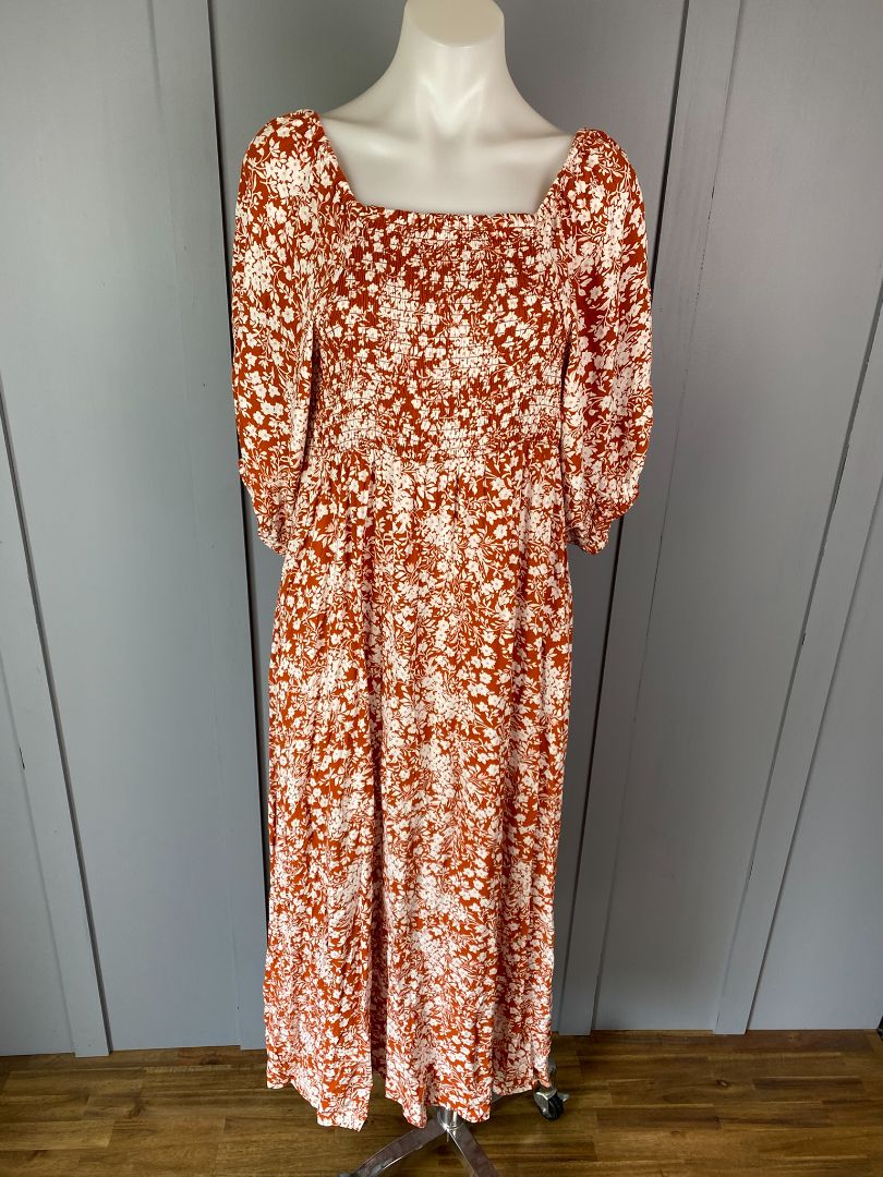 BNWT Rust floral Sass Dress, 8