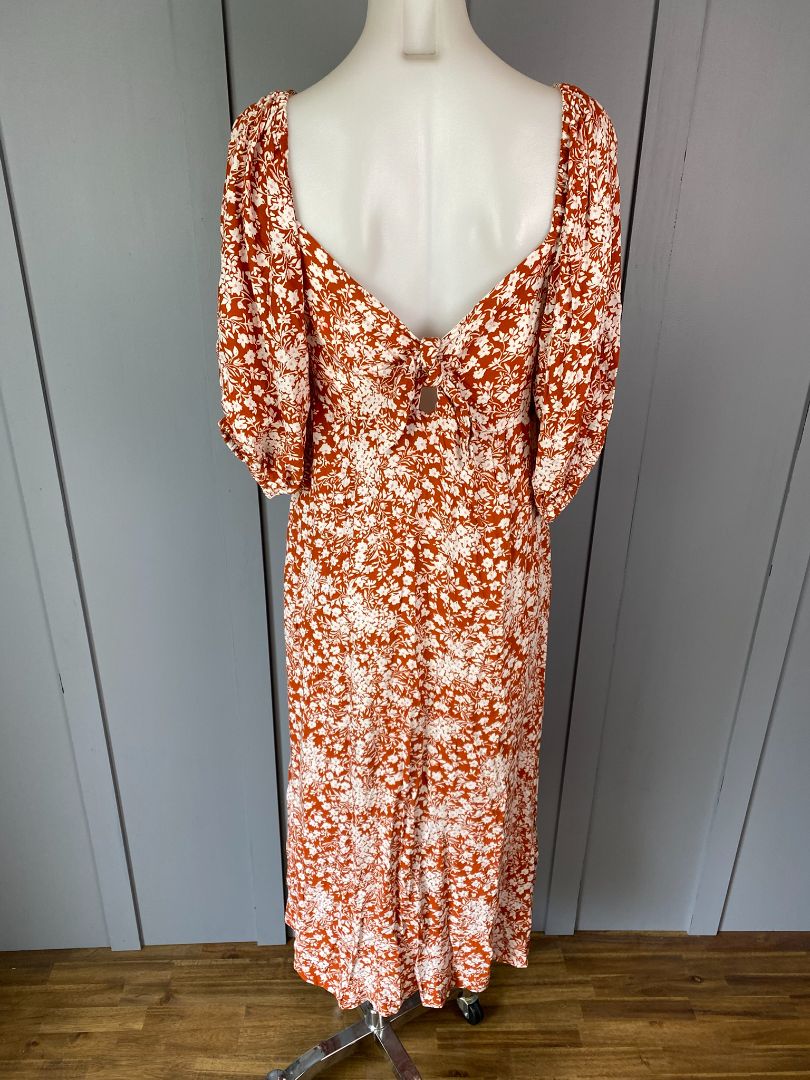 BNWT Rust floral Sass Dress, 8
