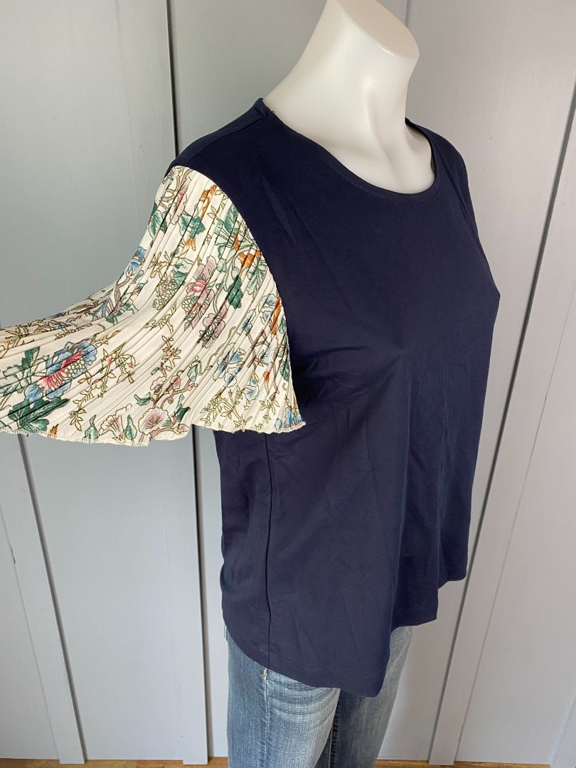 Navy & Multi print Artstori by Amy Top, 8