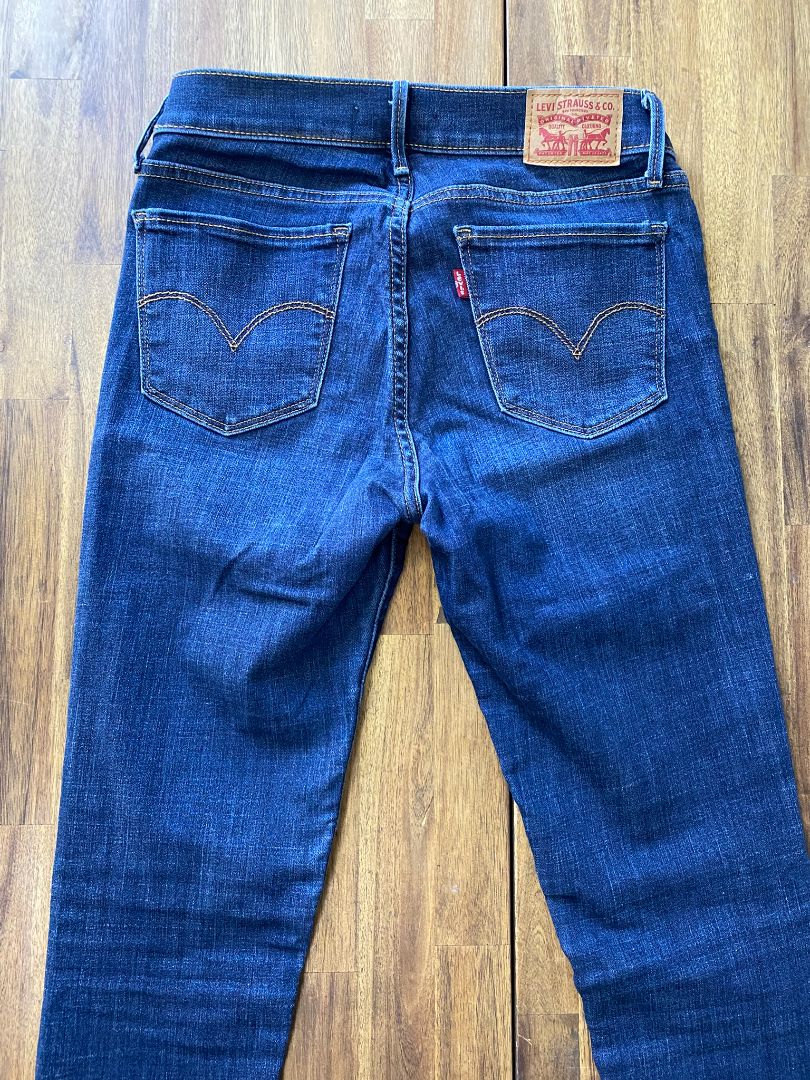 Blue Levis Jeans, 27