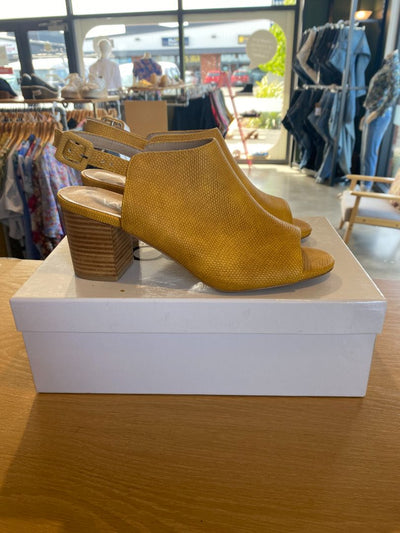 Mustard Valdo Shoes, 39