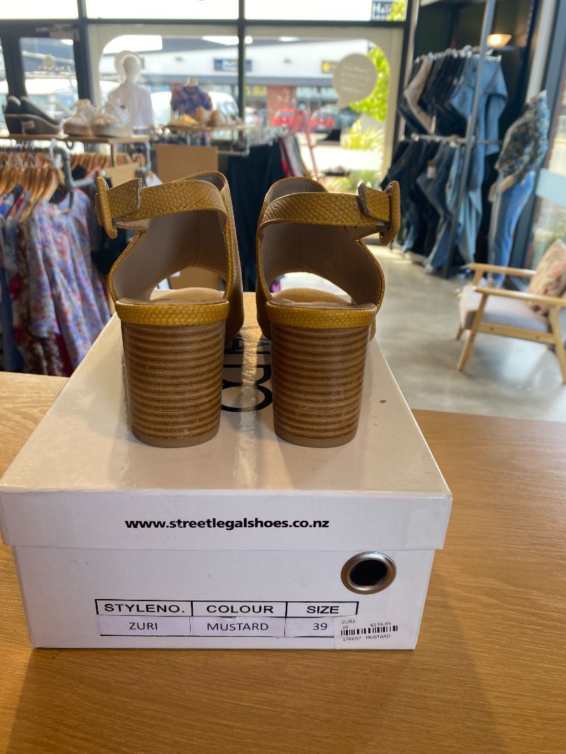 Mustard Valdo Shoes, 39