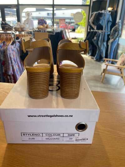 Mustard Valdo Shoes, 39