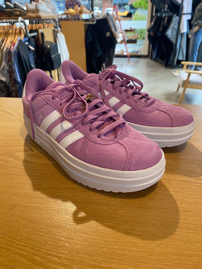 BNWT Purple ADIDAS Shoes, 37.5