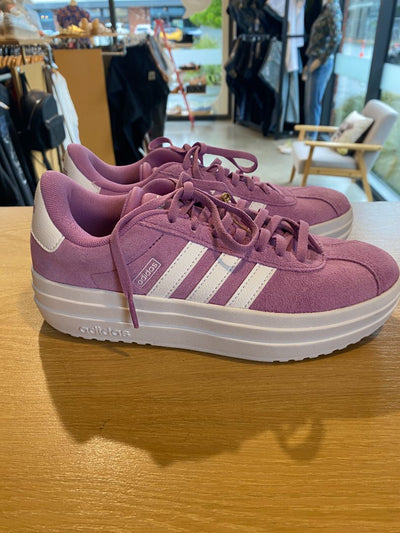 BNWT Purple ADIDAS Shoes, 37.5