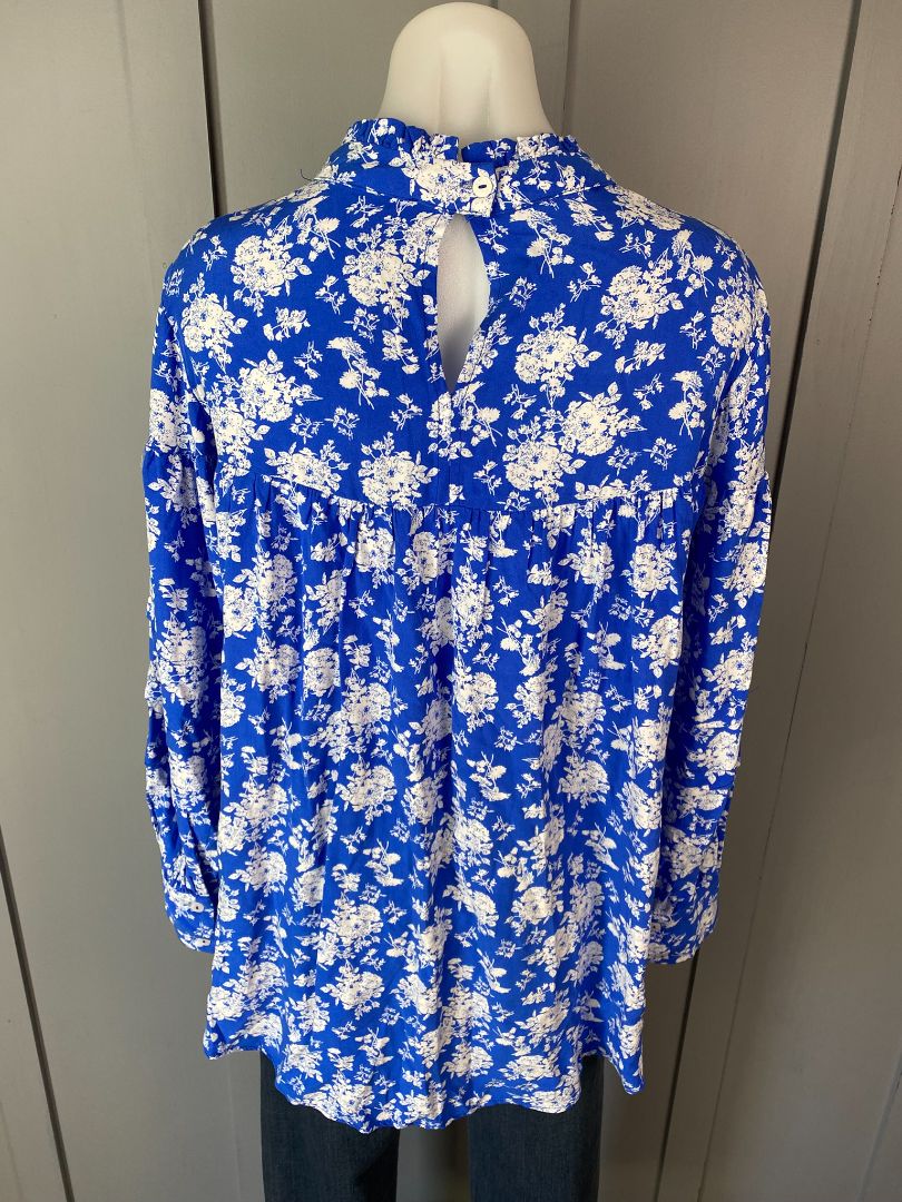 Blue & White print Ketz Ke Top, 10