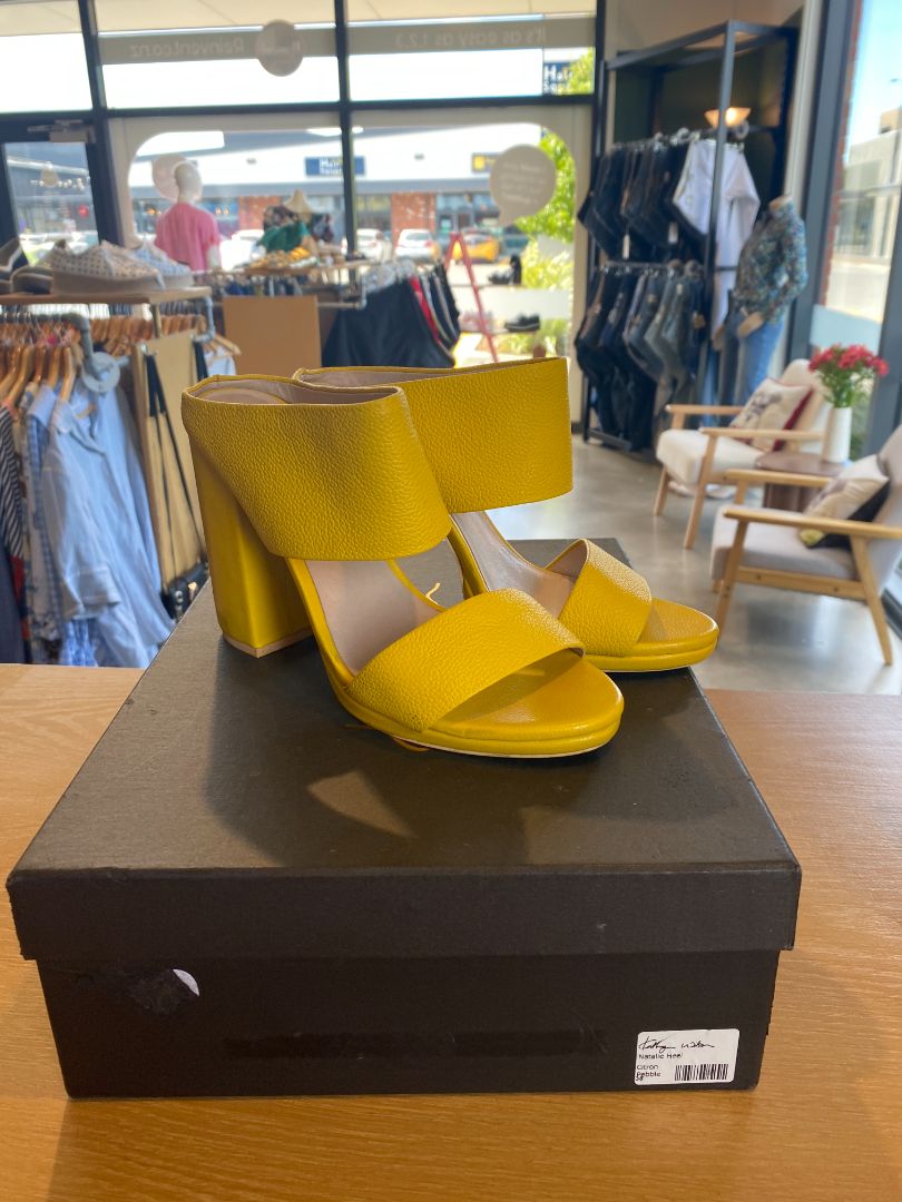 Yellow Kathryn Wilson Shoes, 38