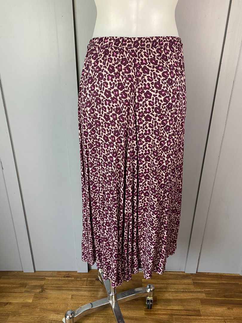 BNWT Animal print Stella + Gemma Skirts, 8