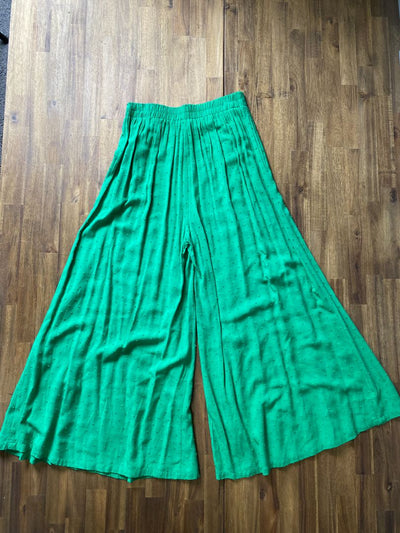 BNWT Green Haven Pants/Shorts, S/M