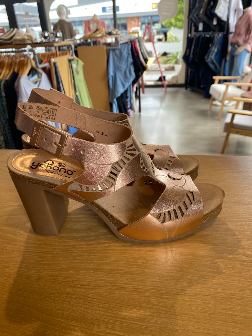 Gold Yokono Sandals, 40