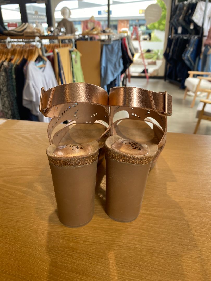 Gold Yokono Sandals, 40