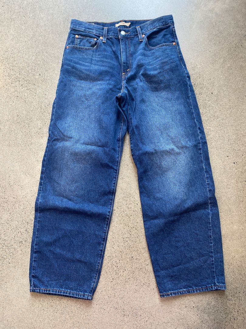 Blue Levis Jeans, 28