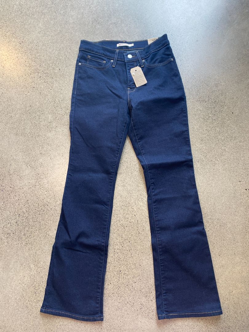 BNWT Blue Levis Jeans, 27