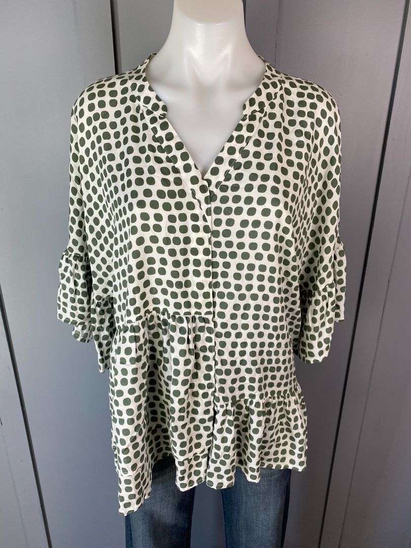 White/Green spots Vine apparel Top, 16