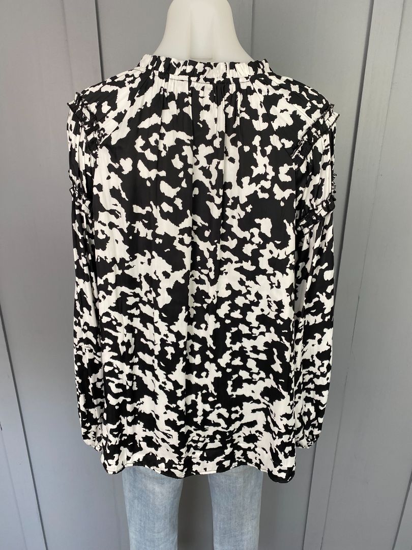 Black & White Fate + Becker Tops, 10