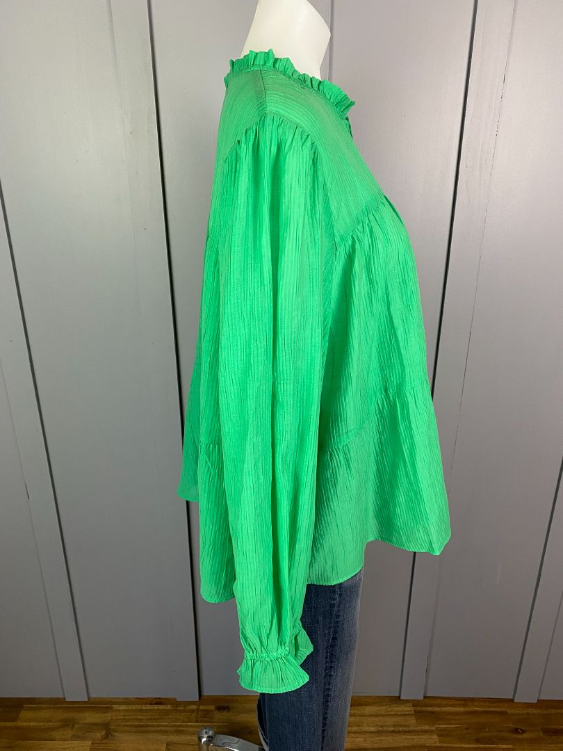 BNWT Green Seeking Lola Tops, 18