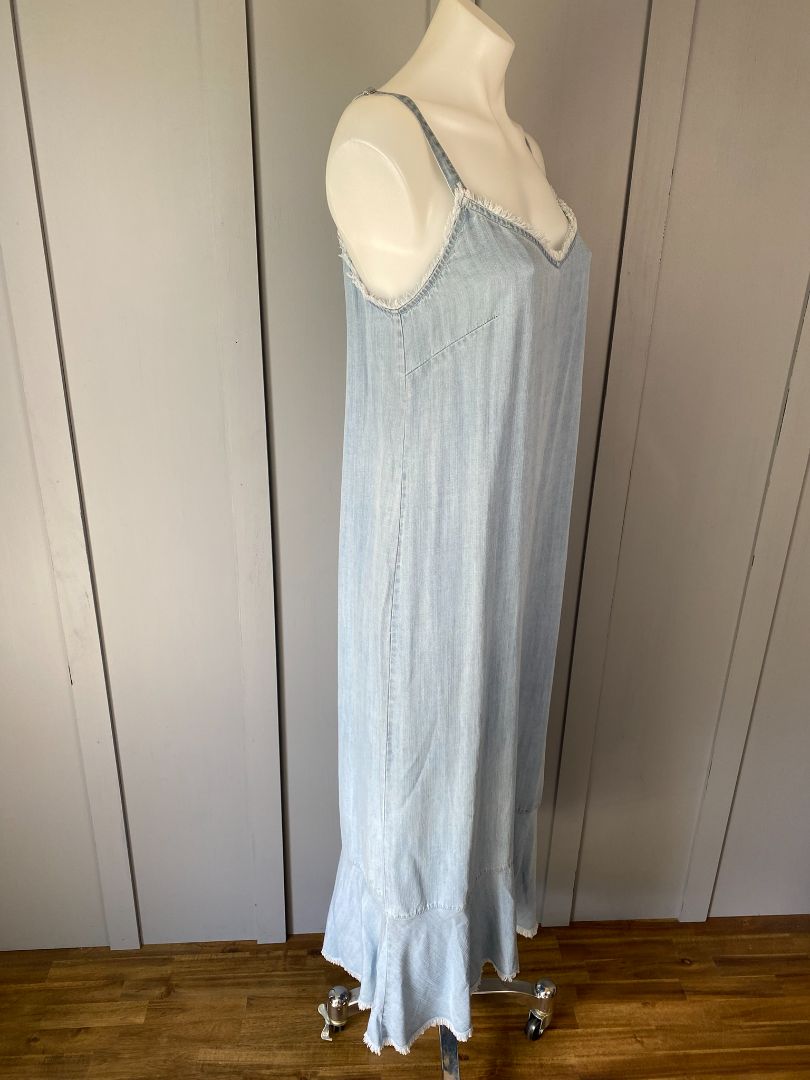 Blue Chambre knewe Dress, 10