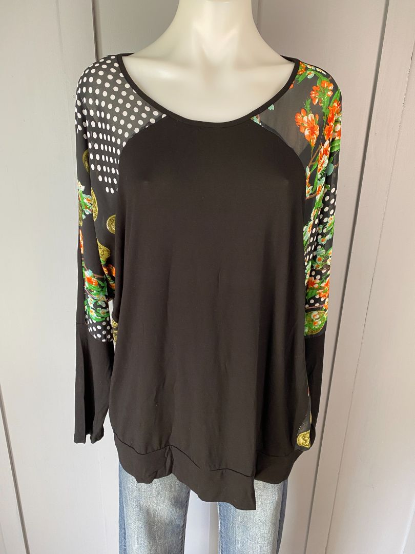 Black & Floral Ketz Ke Top, 16