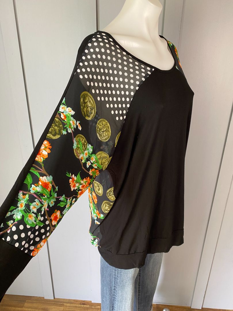 Black & Floral Ketz Ke Top, 16