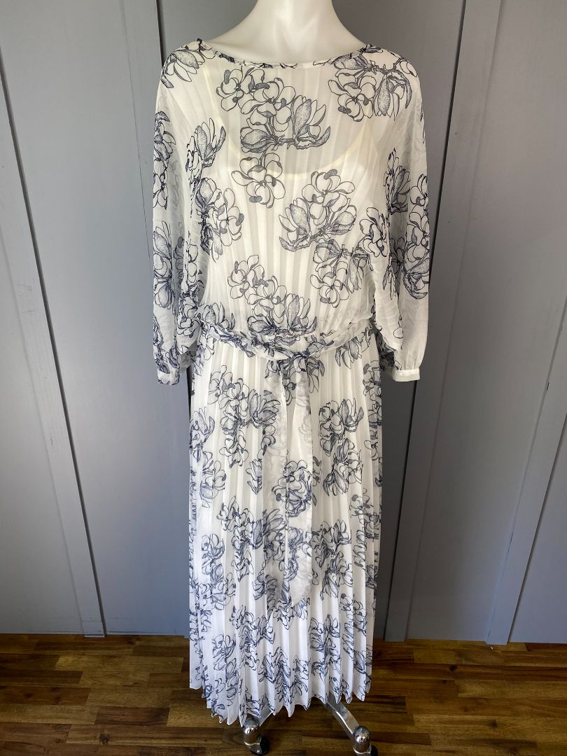 White & Blue Fate + Becker Dress, 10