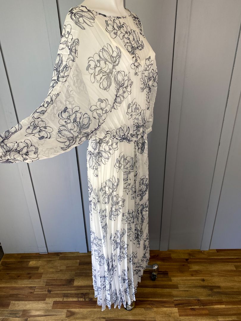 White & Blue Fate + Becker Dress, 10