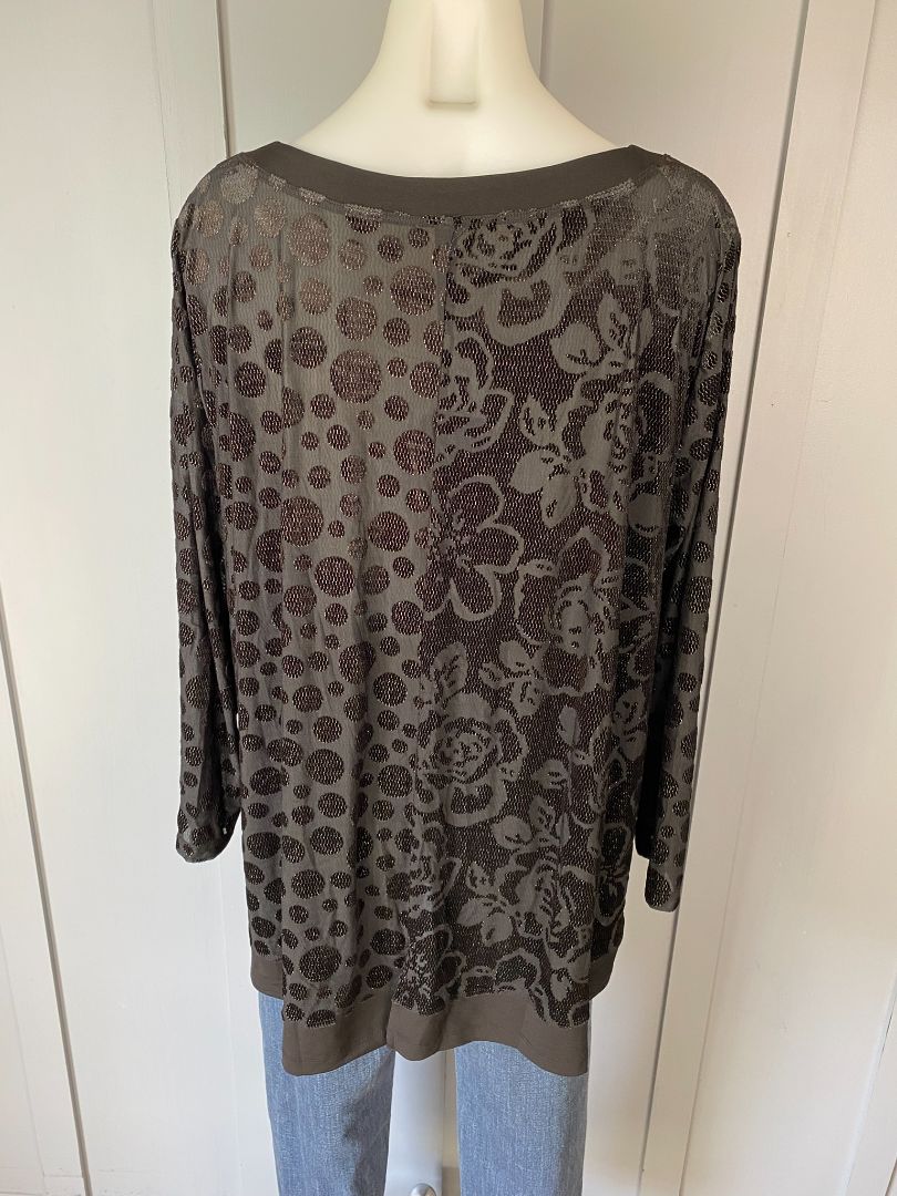 BNWT Black TS Top, 18